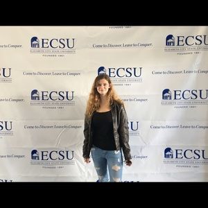 Meet your Posher, Jenny